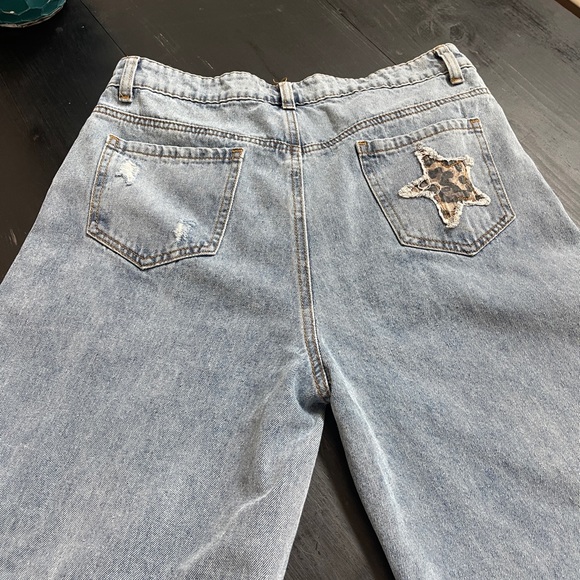 POL leopard & Light Blue Boyfriend Jeans with leopard Star Accents RARE - Picture 4 of 7